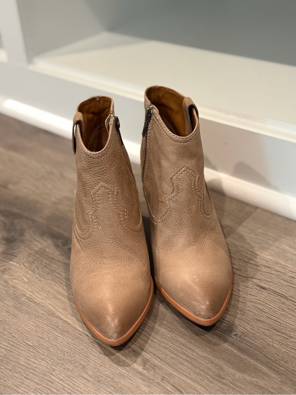 FRYE AND CO. Taupe Leather Western Ankle Booties - Picture 2 of 3